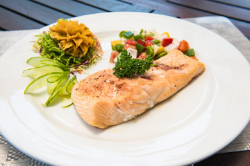 Grilled Salmon with Fresh Salad Leaf