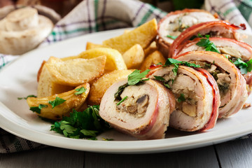 Chicken breast stuffed with champignon