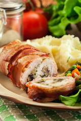 Chicken breast stuffed with champignon