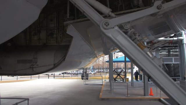 Wheel console beneath airplane