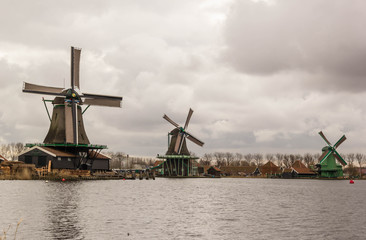 Fototapeta na wymiar Windmill of Zaanse Schans