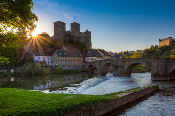 Burg Runkel zu Sonnenuntergang  