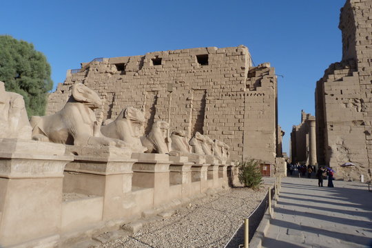 Sphinxallee im Tempel von Karnak.