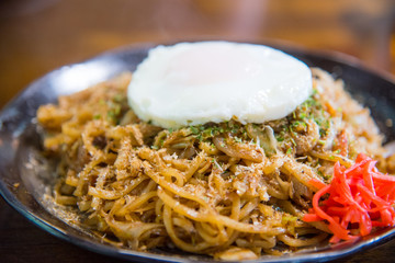・焼きそば・目玉焼き・富士宮焼きぞば