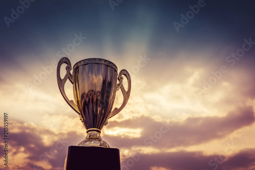 500_F_203559197_M1pPb8MVGI70BIaPUjxSQBKDTAY3AggN.jpg
