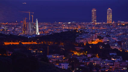
Paisaje nocturno de la ciudad de Barcelona

