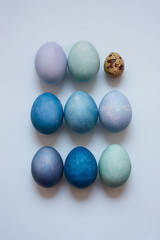 Easter dyed eggs with organic paints. Natural painted eggs for Easter.