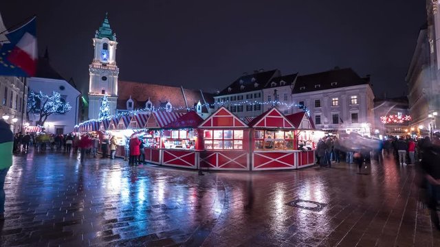 Timelapse of people visiting the Christmas fair