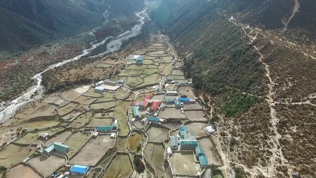 Everest basecamp trek view - Thame and its neighbouring Thameteng (upper Thame) are small Sherpa villages in Namche VDC of the Solukhumbu District in Nepal.