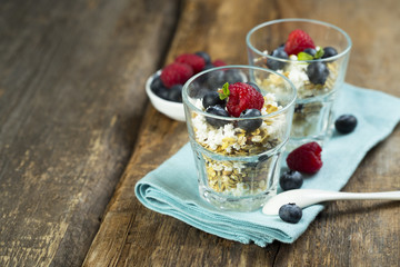 Low calorie dessert with cottage cheese, oats and berries