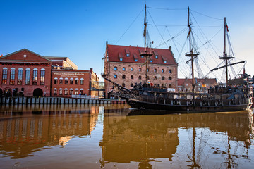 Fototapeta na wymiar Gdansk boat