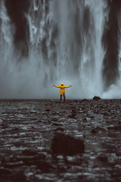 Explorer on the icelandic tour, traveling across iceland discovering natural destinations