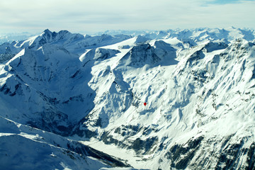 Obraz premium Ballonfahrt in den Alpen