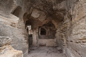 Höhlenkloster Saint-Roman bei Beaucaire