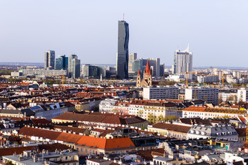 Obraz premium View over Vienna with skyline of Donau - Danube city centre in background