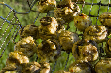 natural mushrooms on the grill