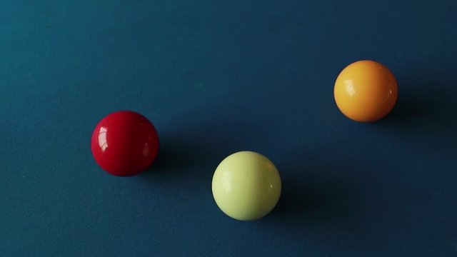 A skill 'Draw Shot' carom billiards