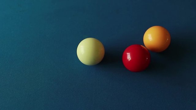A skill 'Center Shot' carom billiards