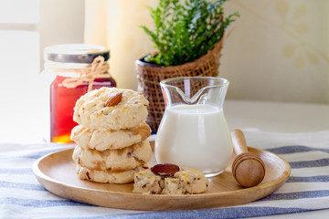 Almond cookies with milk