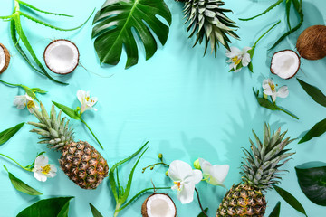 Summer tropical theme background, flat lay composition with a space for a text - obrazy, fototapety, plakaty