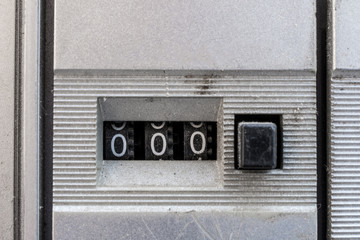 Analog meter of an old tape player reset at 000