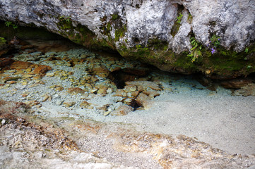 source d'eau a la montagne