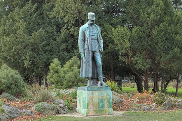 Obraz premium Statue of Emperor Francis Joseph I of Austria in Burggarten park of Vienna. Burggarten is the public park with free access. The statue was erected in 1908.