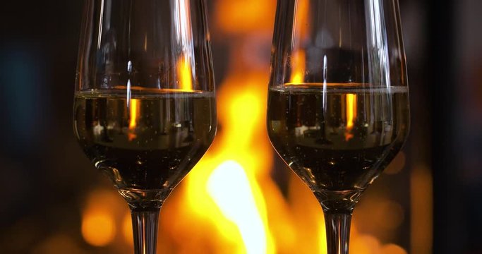 fl&ucirc;te de champagne avec chemin&eacute;e