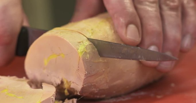 d&eacute;coupe de foie gras 