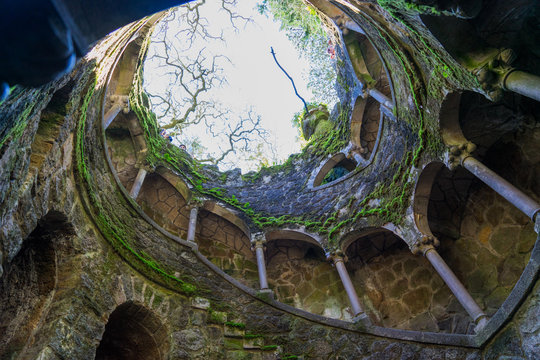 Pozo inici&aacute;tico, Sintra, Portugal