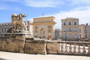 Fototapeta na wymiar Arc de triomphe et place royale de Montpellier, Hérault, France