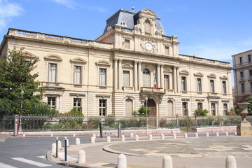 Fototapeta na wymiar Style architectural du batiment de la préfecture de l'Hérault à Montpellier, France