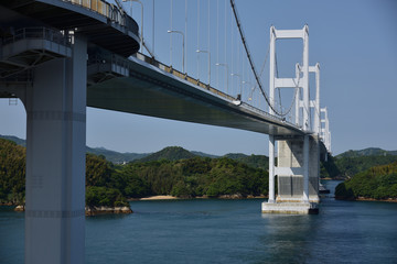 Fototapeta premium 日本の瀬戸内海のしまなみ海道