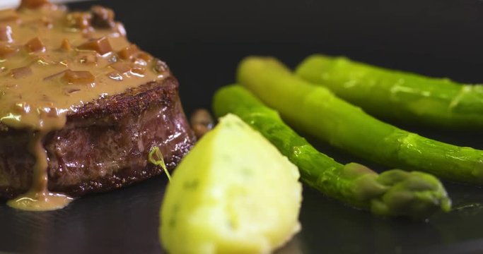 plat de viande avec legumes 