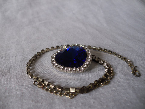 RETORCIDO CORAZ&Oacute;N AZUL