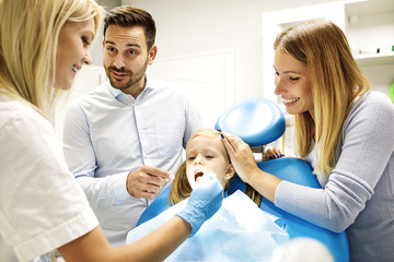 Fototapeta premium Family in dental office