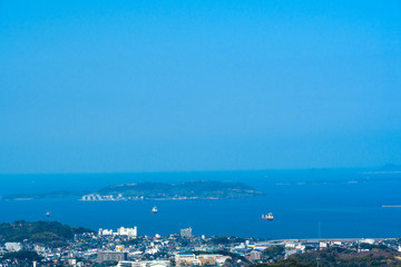 Obraz premium 下関市街地と日本海