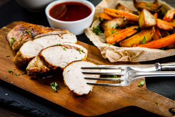 Grilled chicken fillet and vegetables