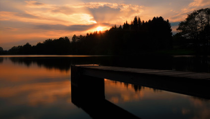 See im Sonnenuntergang / Abendrot