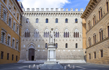 Fototapeta na wymiar The architectures and the art of Siena