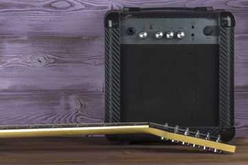Guitar amplifier and electric guitar