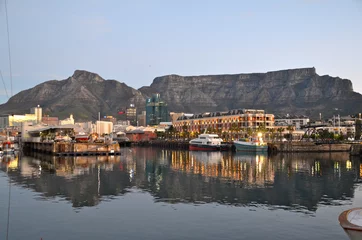 Crédence de cuisine en verre imprimé Afrique du Sud Victoria and Alfred Waterfront vue panoramique à Cape Town, Afrique du Sud