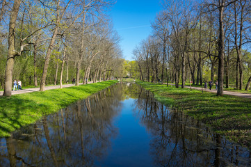 Fototapeta na wymiar View of the Alexander Park in Pushkin