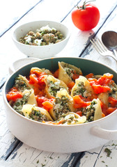 Italian Pasta (Conchhhiglioni) filling with mince