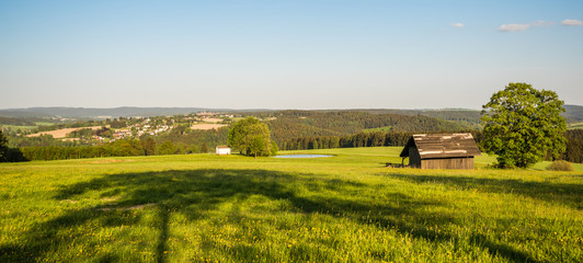 Obraz premium Vogtlandpanorama mit Blick auf Adorf
