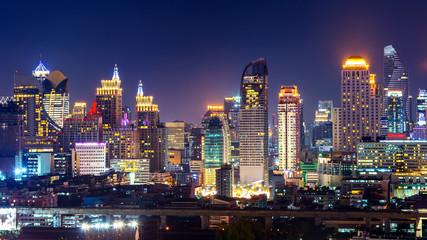 Fototapeta na wymiar Cityscape at night in Bangkok, Thailand.