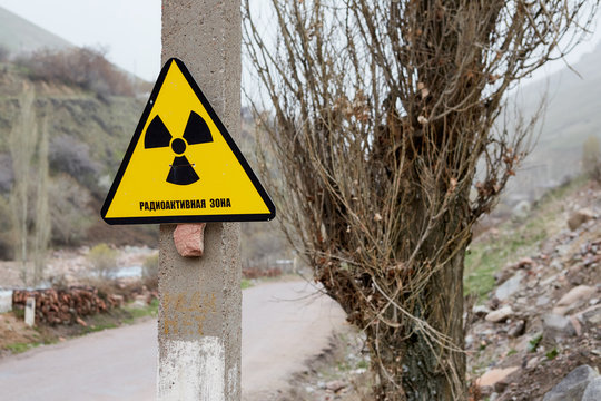 Sign radioactive zone, radiation