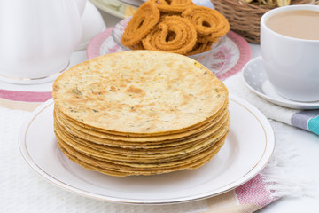 Indian Khakhra is a Traditional Gujarati Snack Also Know As Khakra, Crispy Roti or Fenugreek khakra, Khakhara’s are thin crackers made from wheat flour and oil. It is served usually during breakfast