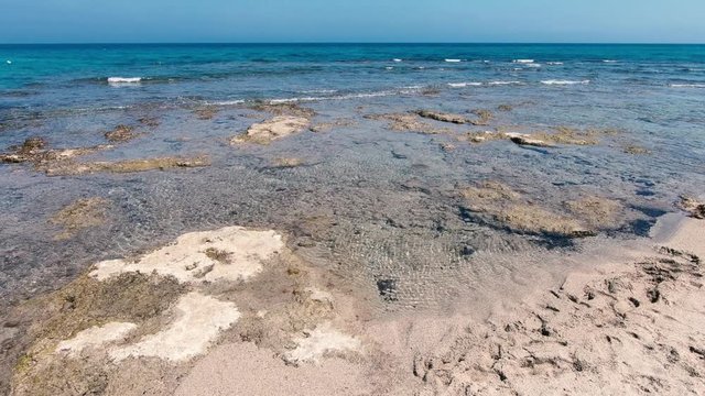 Vista mare dalla spiaggia