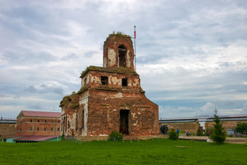 Fototapeta premium SHLISSELBURG: Ruins of the Cathedral of the Nativity of John the Baptist - a memorial in honor of the defenders of the fortress of Oreshek during the Great Patriotic War In the Oreshek fortress
